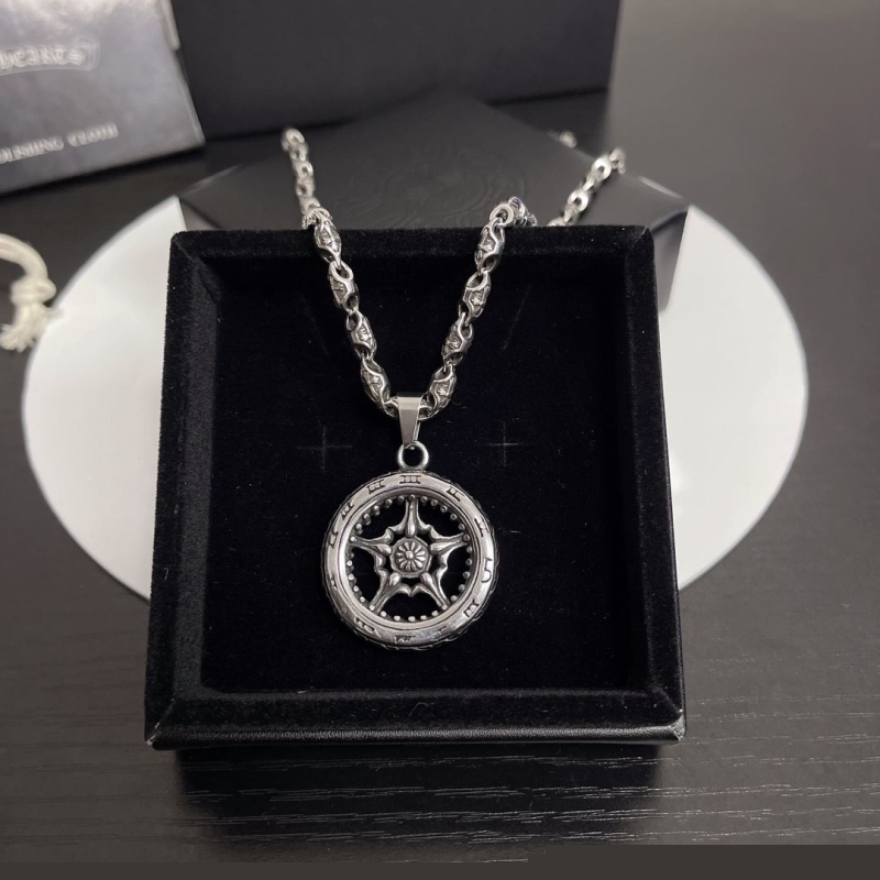 Ch**me He**ts necklaces